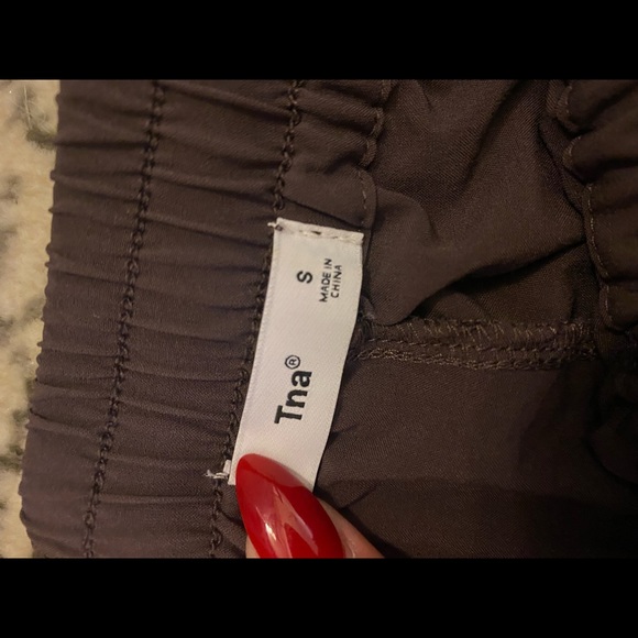 Aritzia burgundy shorts - Picture 3 of 3